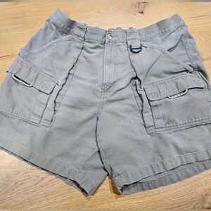 Gently worn columbia size large performance fishing gear shorts color is grayish